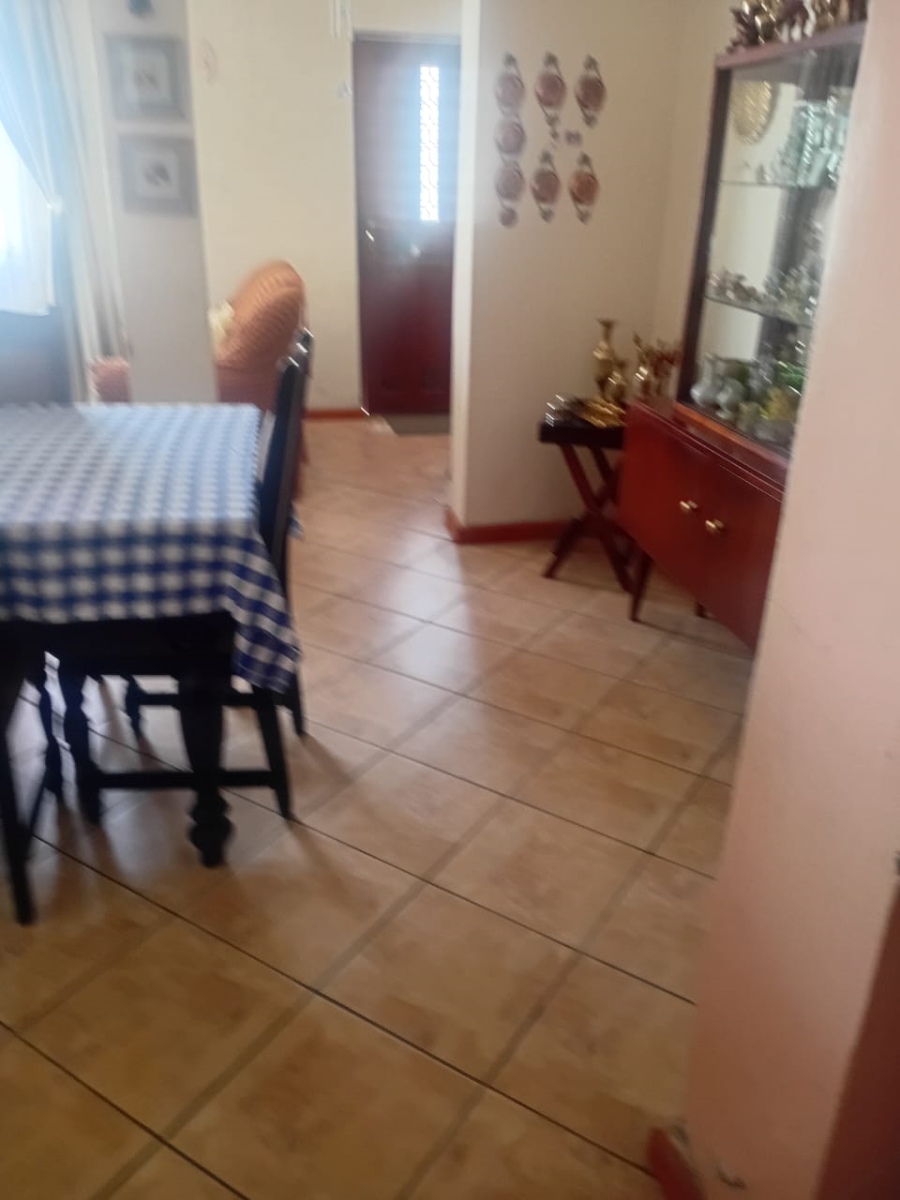 2 Bedroom Property for Sale in New Macassar Western Cape